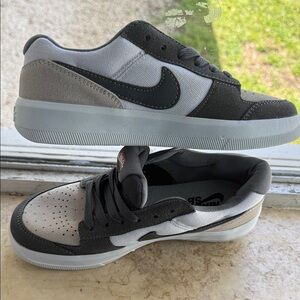 Nike Kids Gray, White and Black Low-Top Sneakers